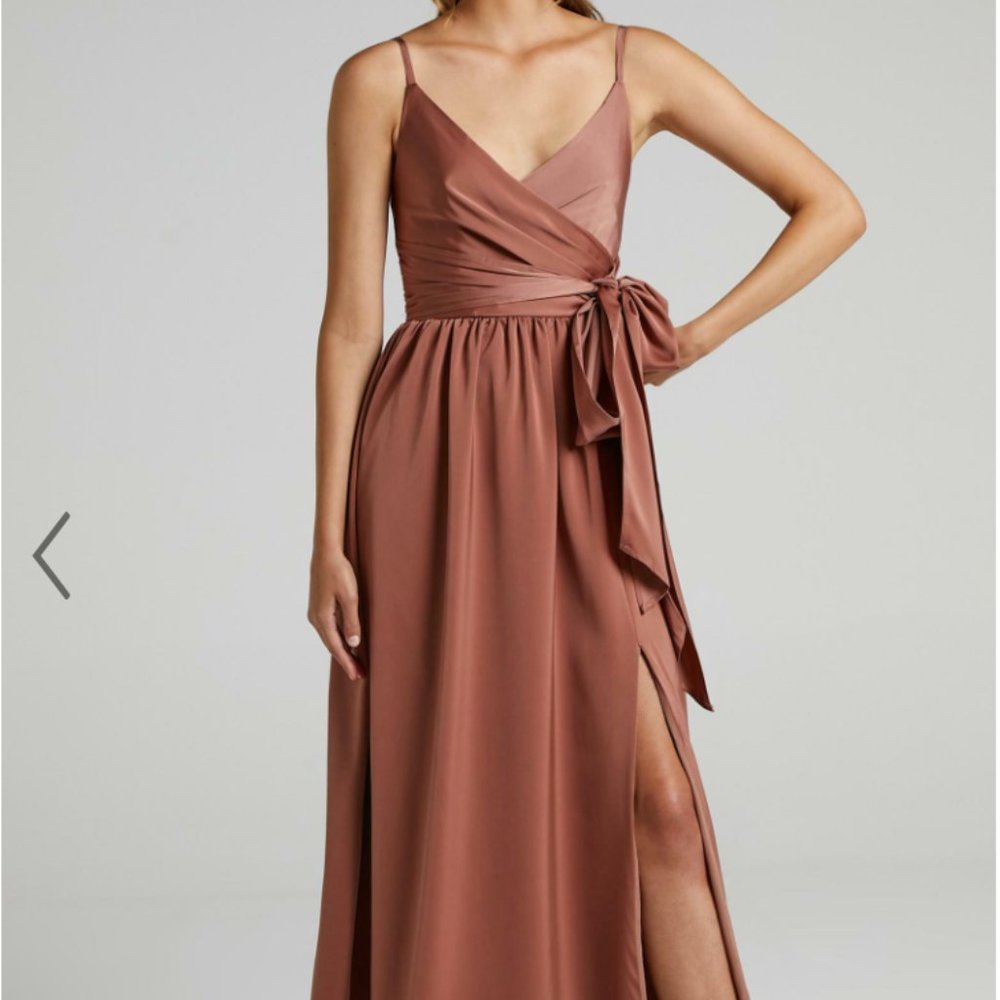 Showpo: REVOLVE AROUND ME DRESS in DUSTY ROSE size 8 (AU)/ 4 (US) - Picture 1 of 3